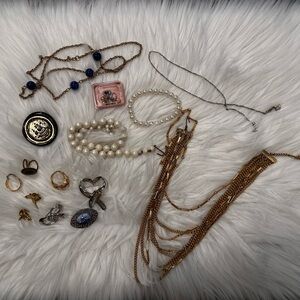 Vintage Jewelry Lot – Pearls, Chains, Rings & Brooches